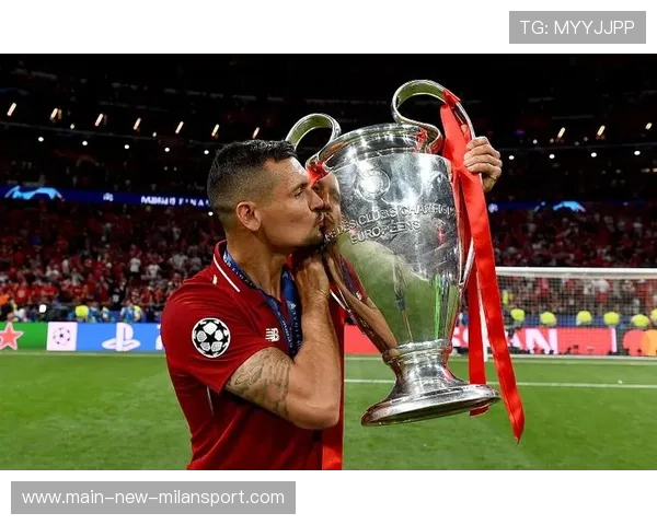 雅凯正式亮相安菲尔德，利物浦防线添核心